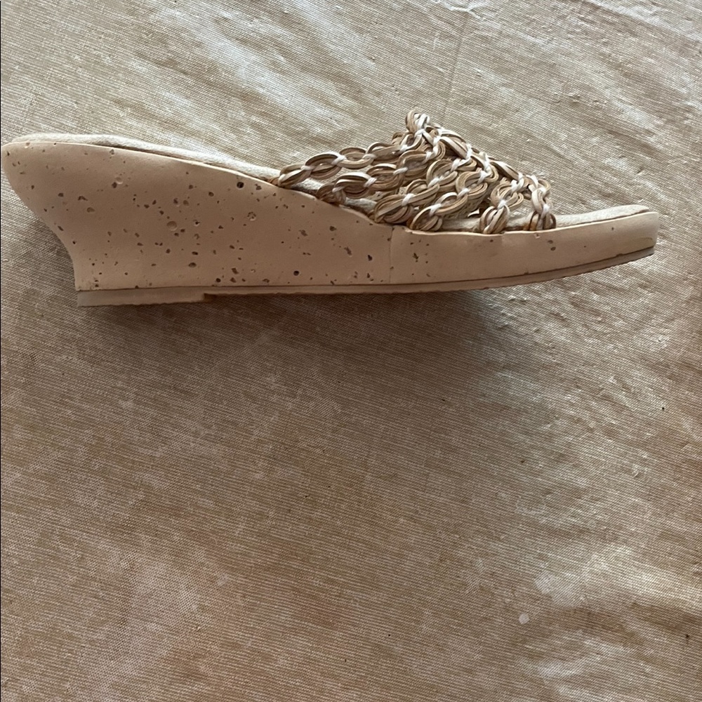 Slides - perfect for warm weather or in the house. BNWOT - Size 8